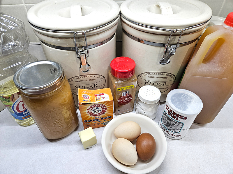 Apple cider doughnut cake ingredients