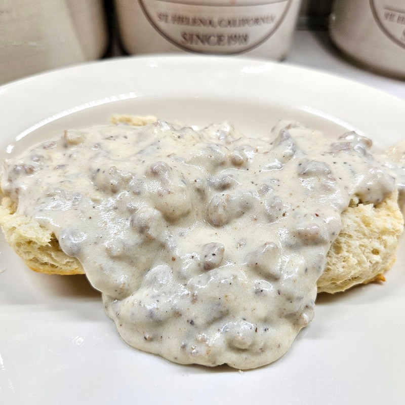 Simple biscuits and gravy