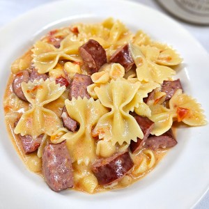 Cheesy bowtie pasta and smoked sausage