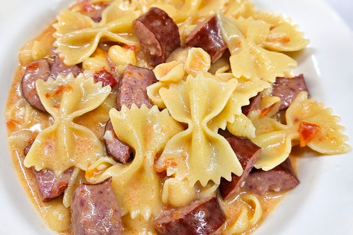 Cheesy Bowtie Pasta & Smoked Sausage – Quick One Skillet Meal