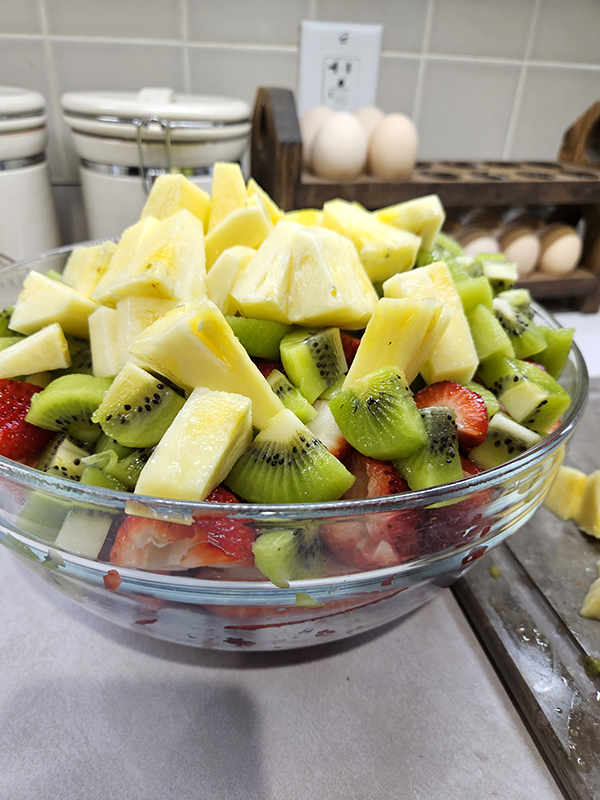 pineapple for fruit salad - easily cut up pineapple