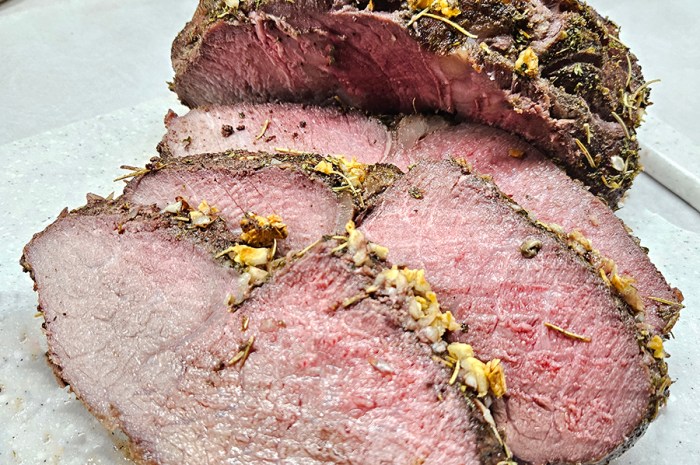 Dutch Oven Roast Beef – A Simple Tender & Juicy Sunday Dinner