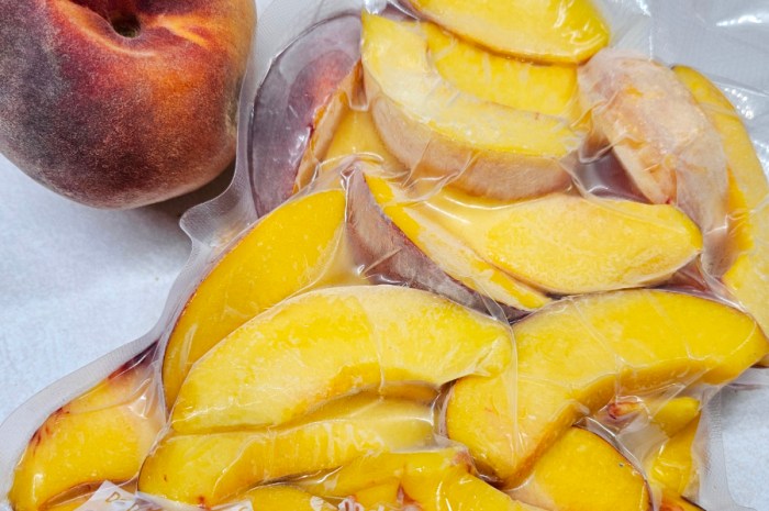 Freezing Peaches The Simple Way – No Peeling Required!