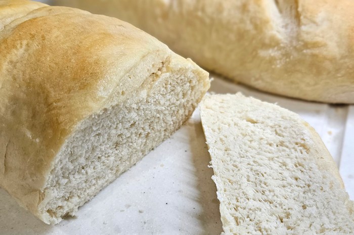 Simple Homemade French Bread – Perfect For Soups & Stews