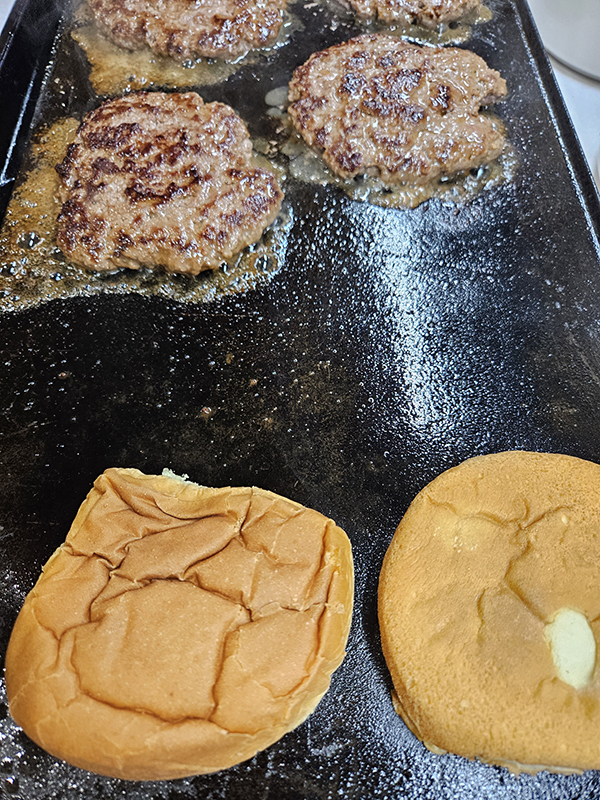 Toasting buns - Mississippi Smash Burgers