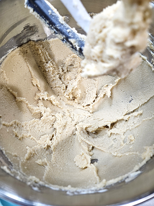 Butter and sugar creaming together