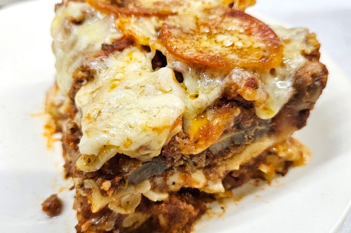 Pepperoni Pizza Casserole – A Cheesy & Flavorful Family Favorite!