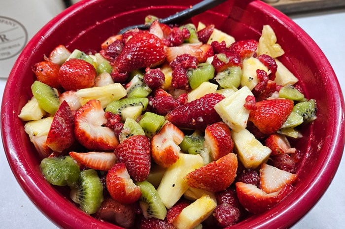 How To Make A Simple Summertime Fruit Salad Recipe